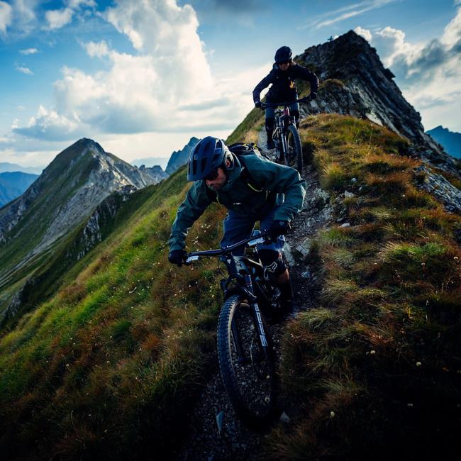Trek Rail+ 9.7 Gen 5 E-Enduro Fully 29/27.5 Zoll Bosch Performance Line CX 800Wh RockShox 160/160mm Blau